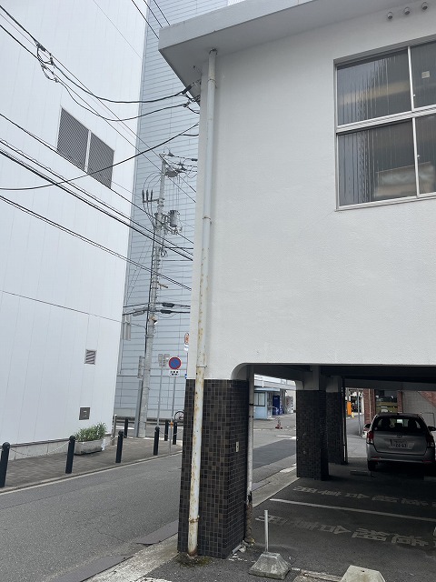 高松市　工事前の縦樋外観
